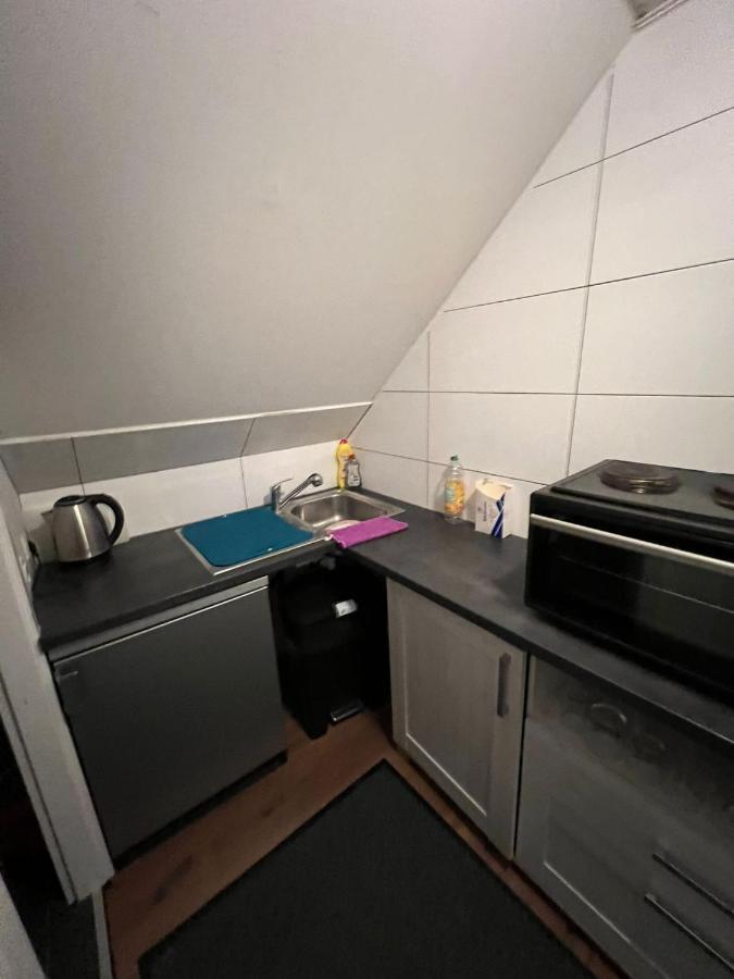 Adam'S Hostel - Self Check-In & Only Private Rooms Ντίσελντορφ Εξωτερικό φωτογραφία